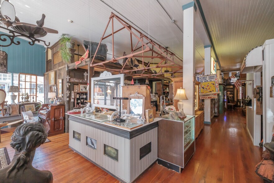More Photos Of 354 & 402 N Main St, Brownsville Storefront Retail Residential For Sale