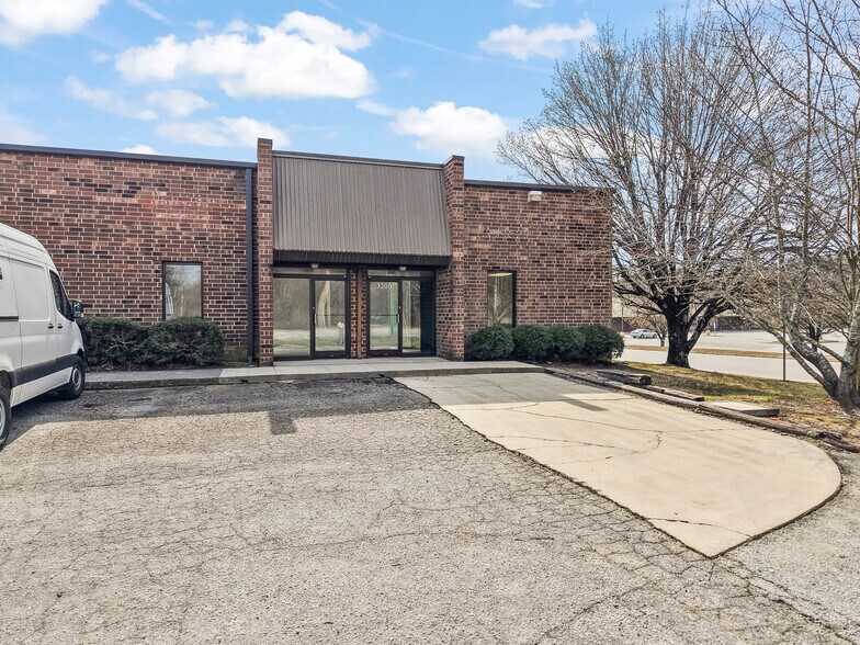More Photos Of 3202 E Martin Luther King Junior Dr, High Point Light Distribution For Lease