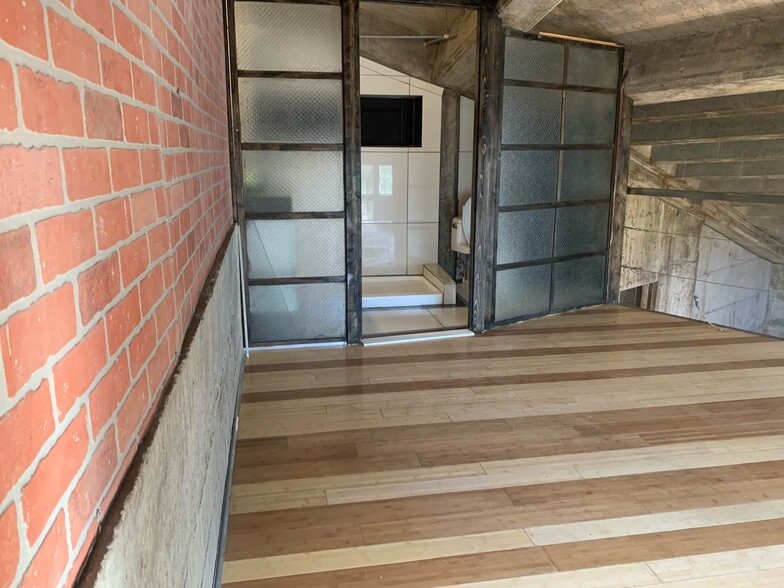 More Photos Of 555 Whitehall St SW, Atlanta Distribution For Lease