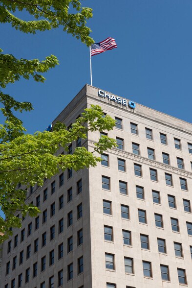 More Photos Of 6 W Federal St, Youngstown Office For Sale