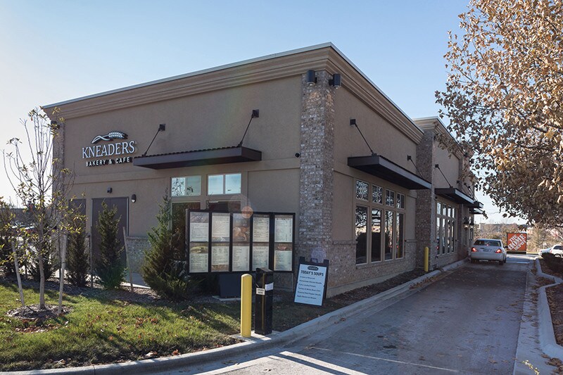 More Photos Of 800 NE Coronado Dr, Blue Springs Restaurant For Lease