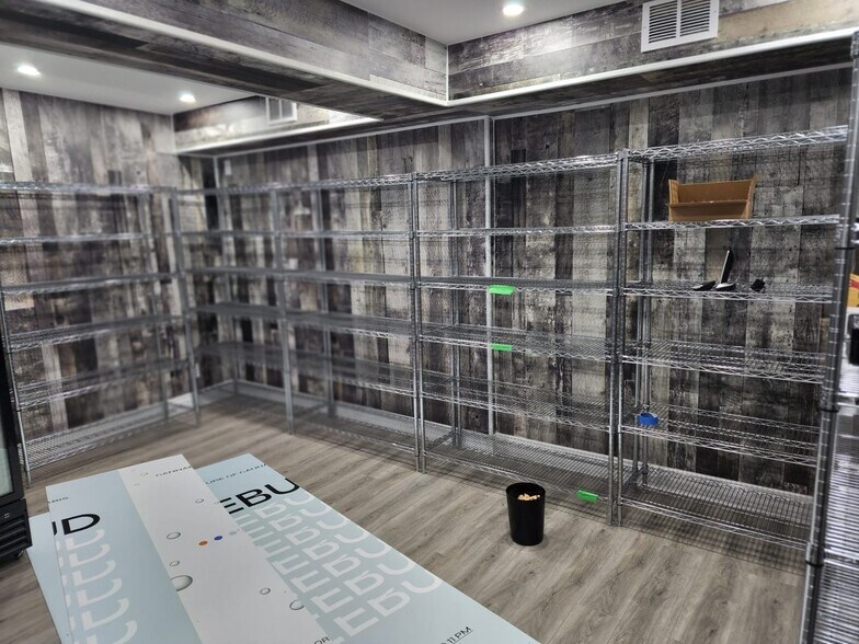 More Photos Of 125-127 Spadina Ave, Toronto Storefront Retail Office For Lease