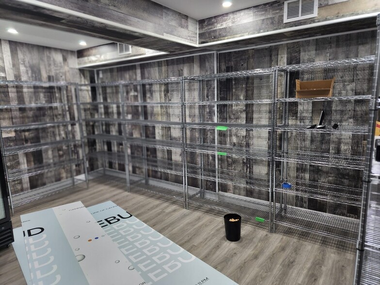 More Photos Of 127 Spadina Av, Toronto Storefront Retail Residential For Lease