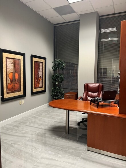 More Photos Of 625 E Twiggs St, Tampa Office For Lease