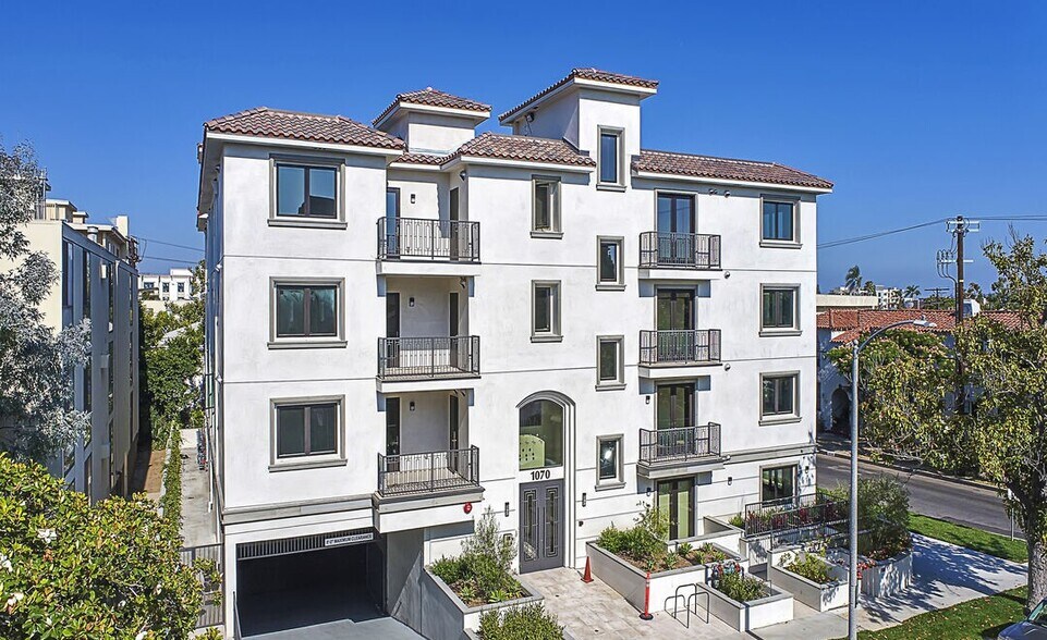 More Photos Of 1070 S Bedford St, Los Angeles Multifamily For Sale