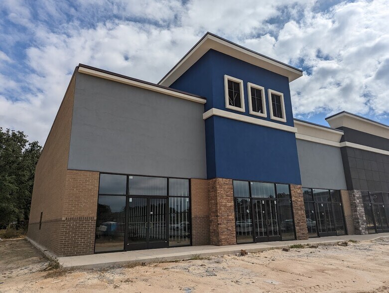 More Photos Of 1200-1230 Fayetteville Rd, Raeford Storefront Retail Office For Lease