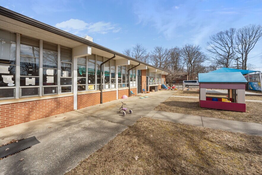 More Photos Of 2300 Spring Garden St, Greensboro Daycare Center For Sale