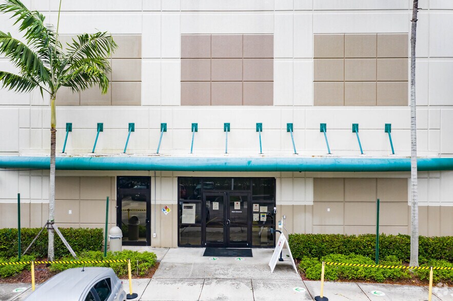 More Photos Of 13900 NW 2nd St, Sunrise Warehouse For Lease