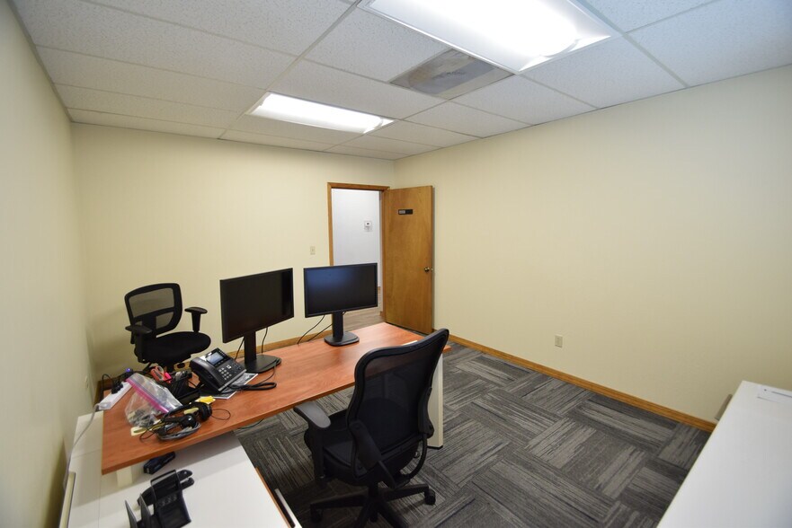 More Photos Of 888 NW Hill St, Bend Office For Lease