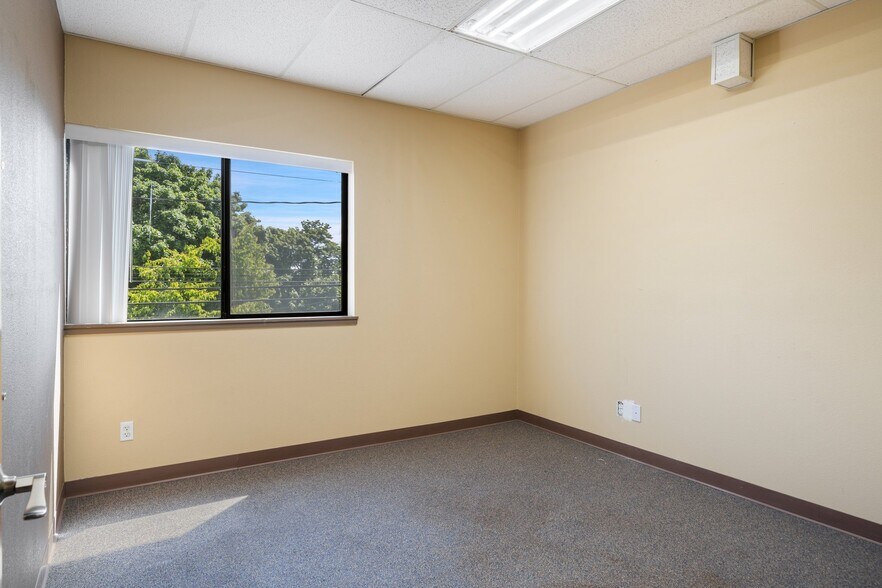 More Photos Of 1321 Martin Luther King Jr Way, Tacoma Loft Creative Space For Lease