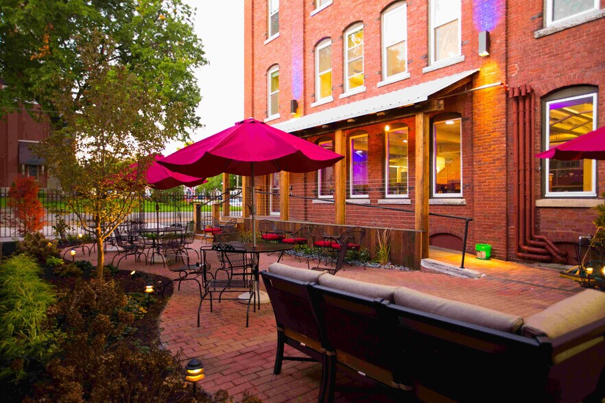 More Photos Of 235 Hanover St, Manchester Apartments For Lease