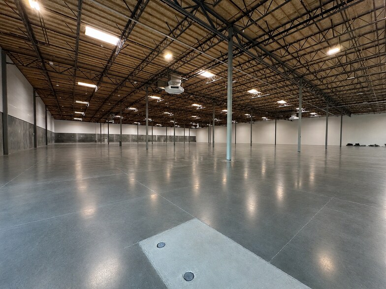 More Photos Of 445 Ingenuity Ave, Sparks Industrial For Lease