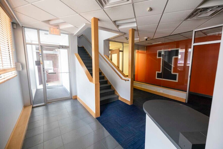 More Photos Of 602 E Green St, Champaign Storefront Retail Office For Lease