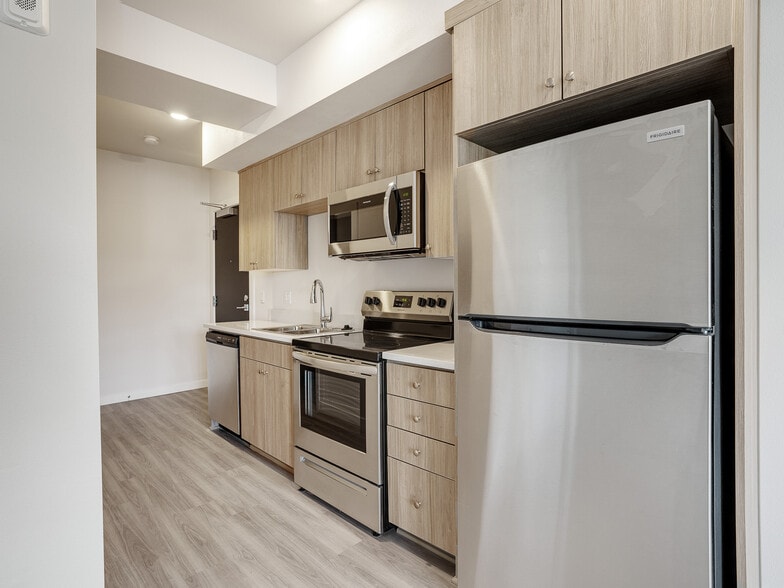 More Photos Of 4780 SE Belmont St, Portland Storefront Retail Residential For Lease