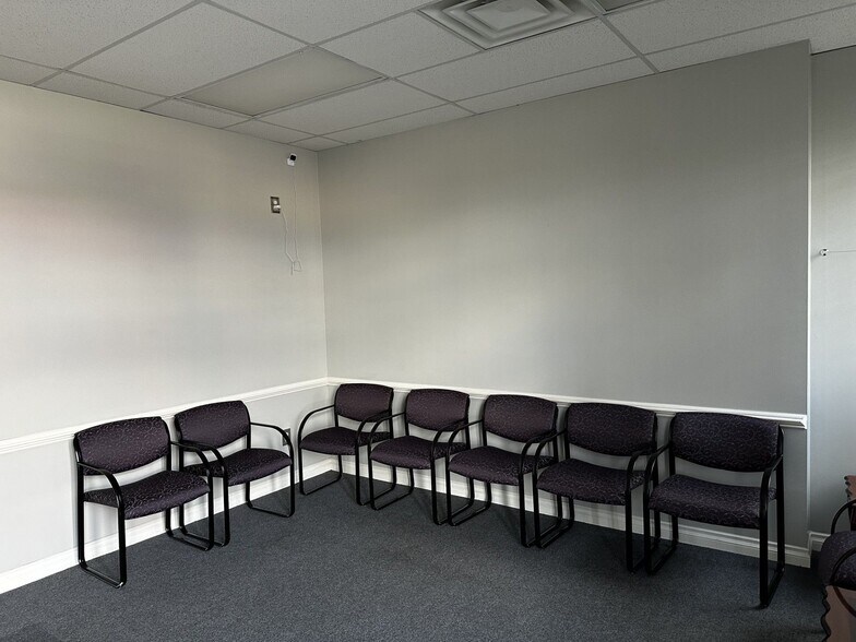 More Photos Of 15502 S Telegraph Rd, Monroe Medical For Lease