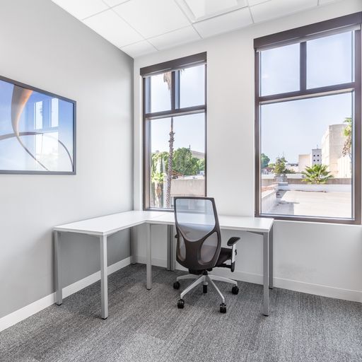 More Photos Of 320 Bay St, Toronto Office For Lease