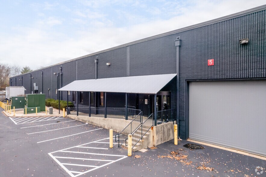 More Photos Of 400 Devon Park Dr, Wayne Research And Development For Lease