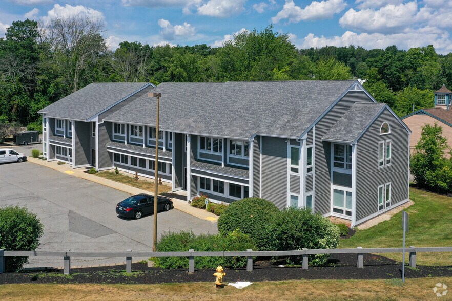 More Photos Of 12-14 Stiles Rd, Salem Office For Lease