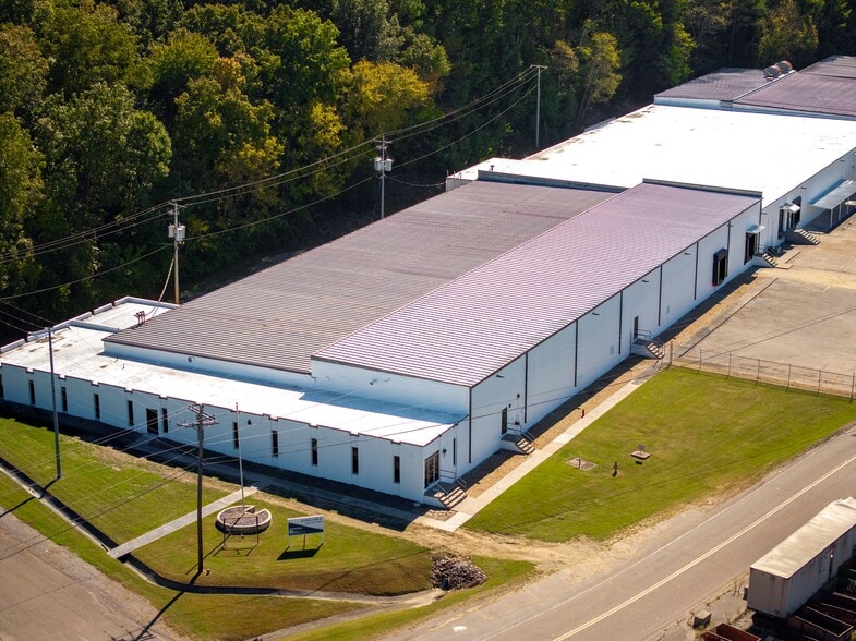 More Photos Of 1700 Overhead Bridge Rd NE, Cleveland Warehouse For Sale