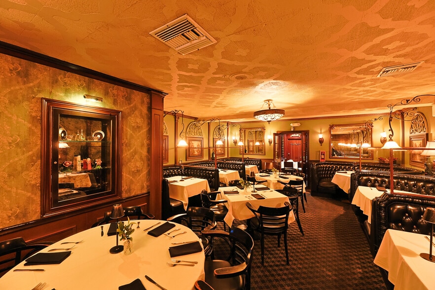 More Photos Of 4557 Sherman Oaks Ave, Sherman Oaks Restaurant For Lease