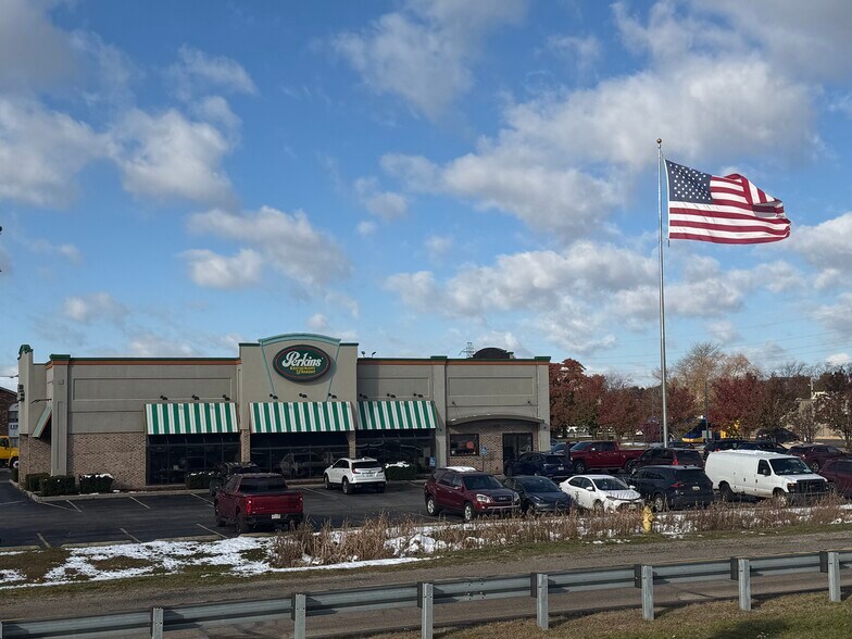 Primary Photo Of 107 Northpointe Blvd, Elkhart Restaurant For Sale