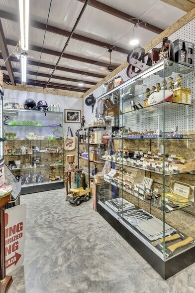 More Photos Of 2120 Old Highway 431 S, Greenbrier Freestanding For Sale