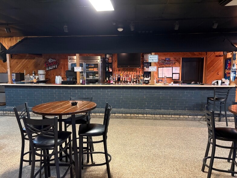 More Photos Of 1704 E Hwy 70, Kingston Bar For Sale