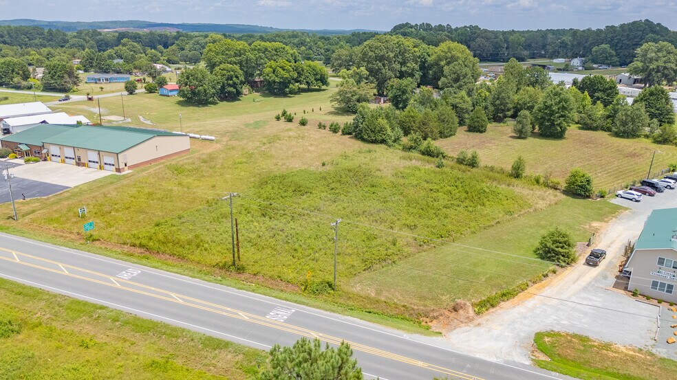 More Photos Of 7660 NC-87 Hwy, Graham Self Storage For Sale