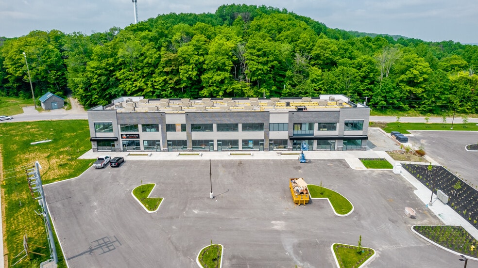 More Photos Of 670 Balm Beach Rd E, Midland Unknown For Lease