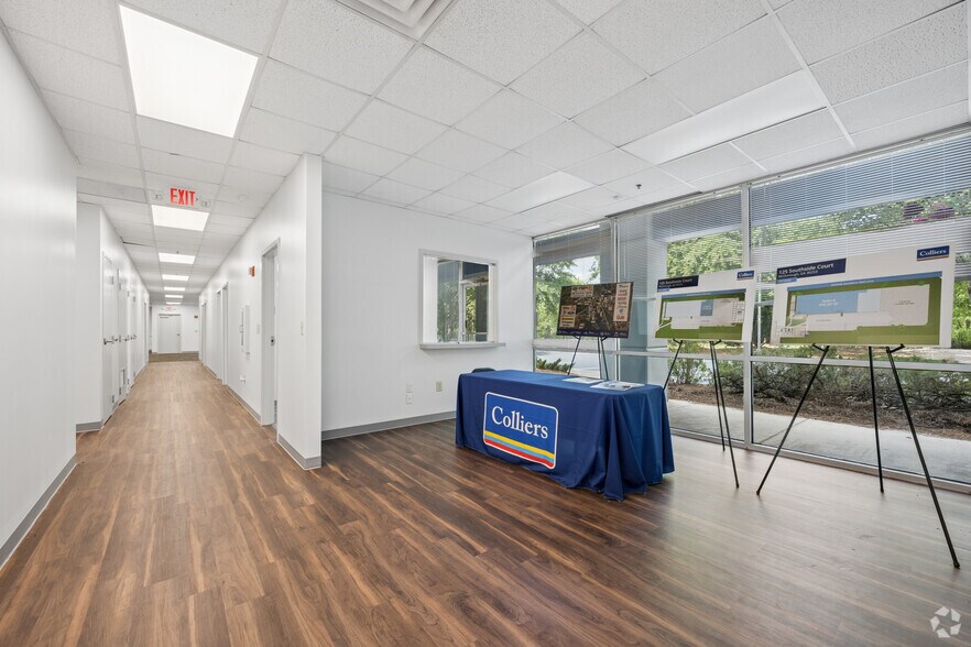 More Photos Of 125 Southside Ct, McDonough Distribution For Lease