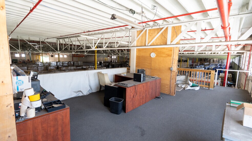 More Photos Of 70 Industrial Dr, Cartersville Warehouse For Sale