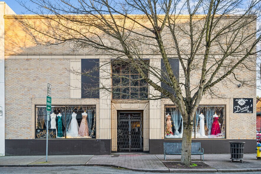 More Photos Of 302 N Tower Ave, Centralia General Retail For Sale