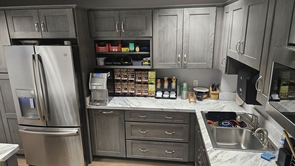 More Photos Of 115 Mendon St, Bellingham Medical For Sale