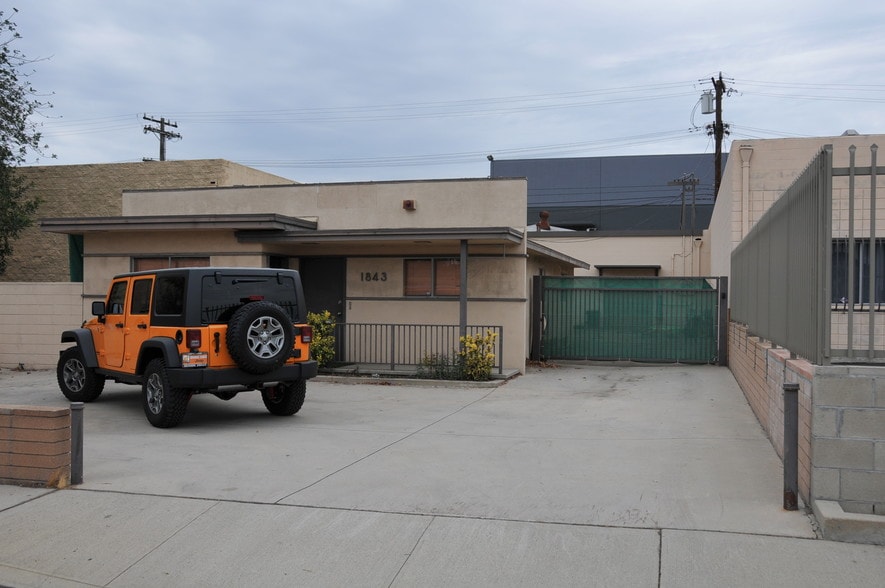 More Photos Of 1843 N Keystone St, Burbank Warehouse For Sale