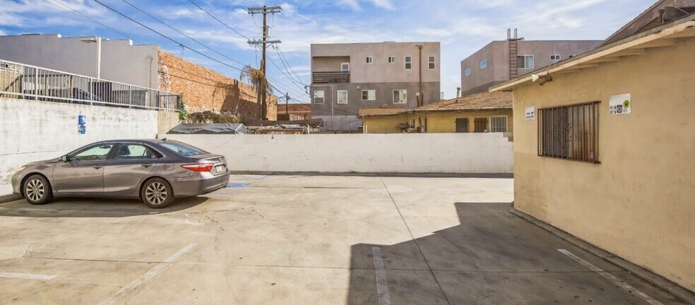 More Photos Of 654 N Manhattan Pl, Los Angeles Medical For Sale
