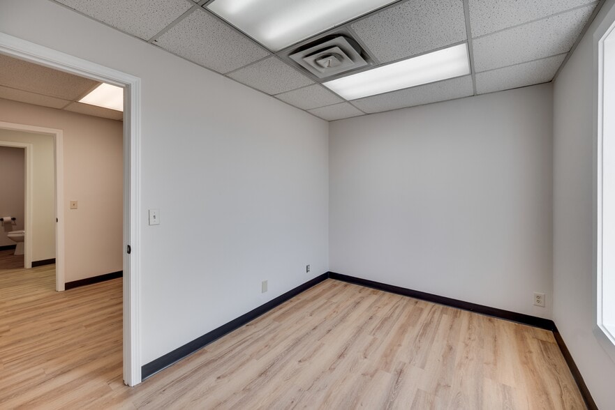 More Photos Of 2703 Grandview Ave, Nashville Office For Sale