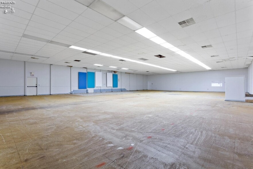 More Photos Of 46400 Telegraph Rd, Amherst Freestanding For Sale