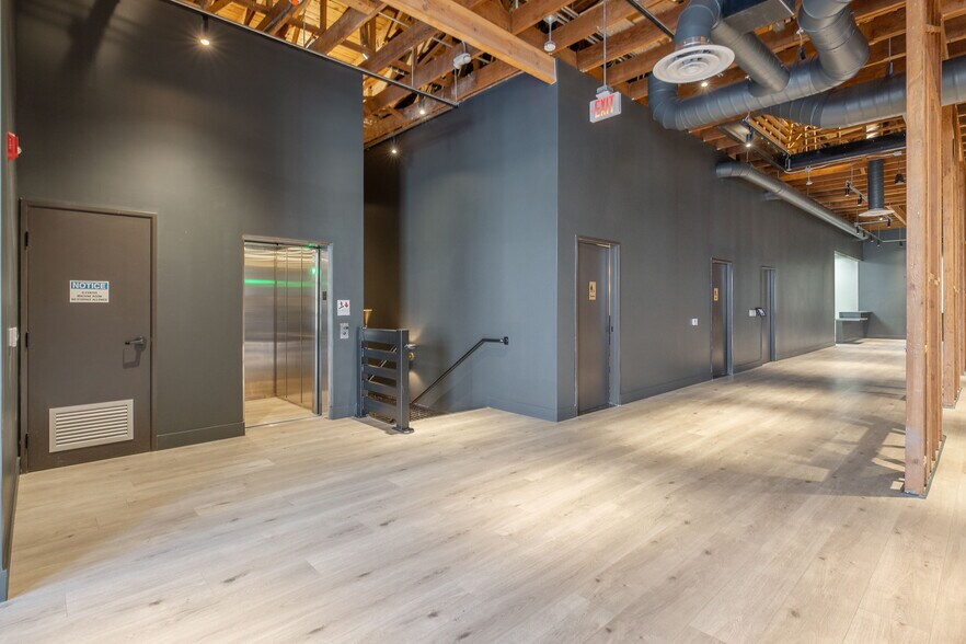 More Photos Of 215 W Main St, Visalia Restaurant For Lease