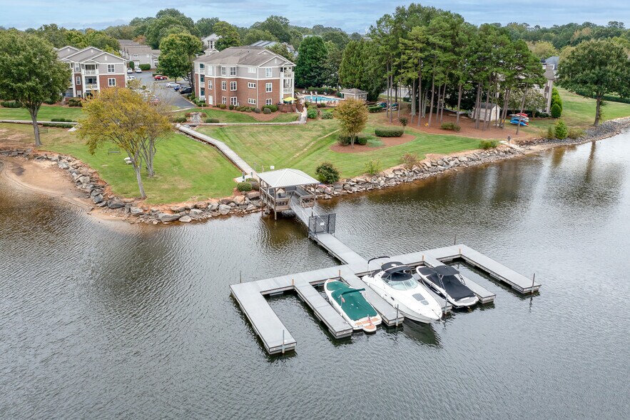 More Photos Of 8210 Village Harbor Dr, Cornelius Loft Creative Space For Sale