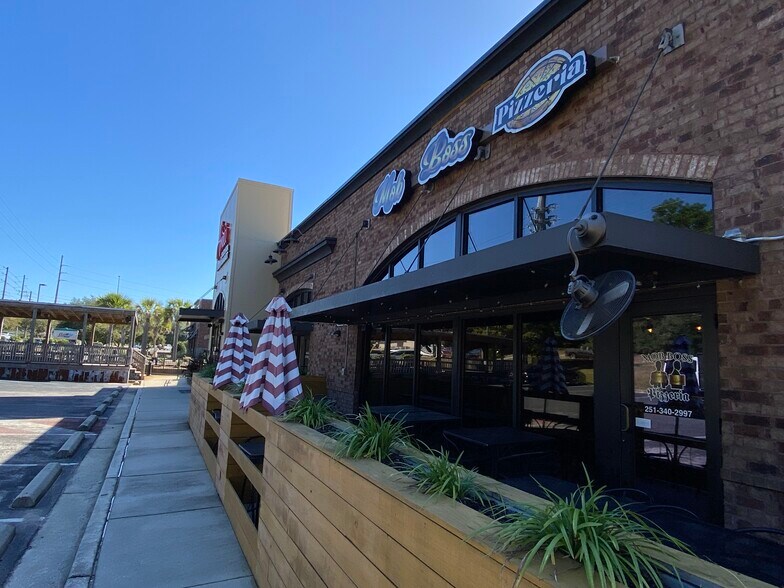 More Photos Of 7899 Cottage Hill Rd, Mobile Restaurant For Sale