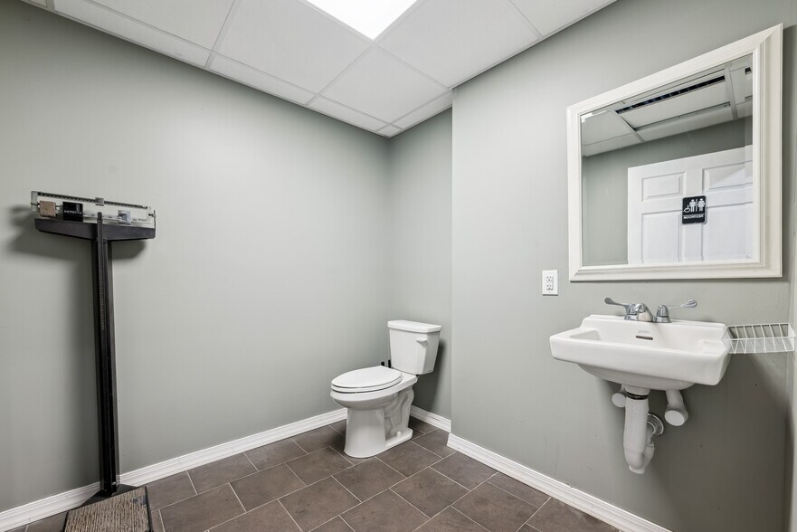 More Photos Of 322 Wanaque Ave, Pompton Lakes Storefront For Lease