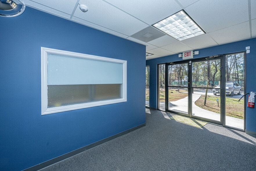 More Photos Of 105 Lamplight Cir, Summerville Flex For Sale