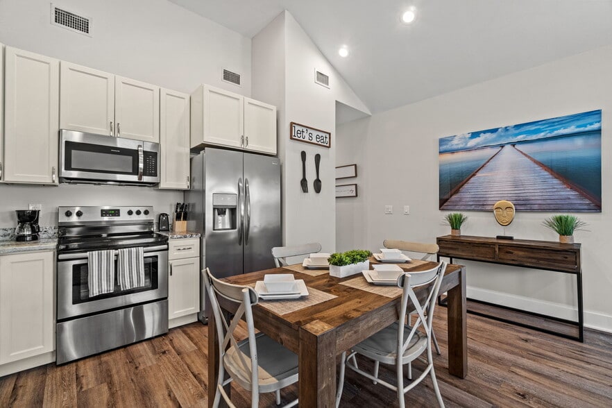 More Photos Of 2906 Sarah Jean Ct, Panama City Manufactured Housing Mobile Home Park For Sale