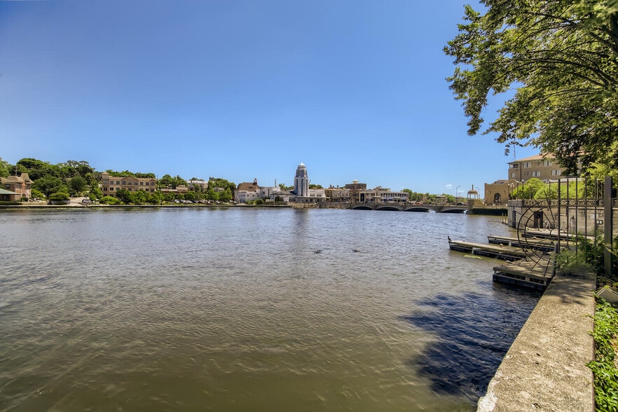 More Photos Of 312 W Main St, St Charles Restaurant For Sale