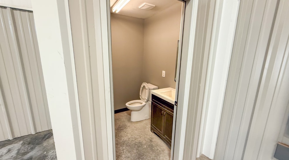 More Photos Of 7010 County 1160 rd, Midland Warehouse For Lease