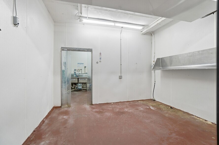 More Photos Of 602 E Main St, Cridersville General Retail For Sale