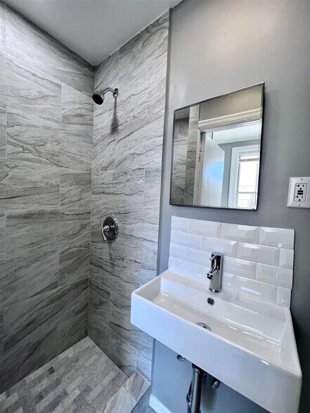 More Photos Of 200 Bergenline Ave, Union City Apartments For Sale