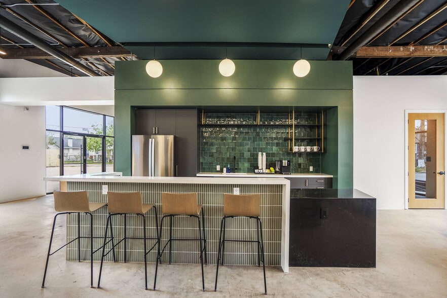 More Photos Of 1109-1115 Dumble st, Houston Office For Lease