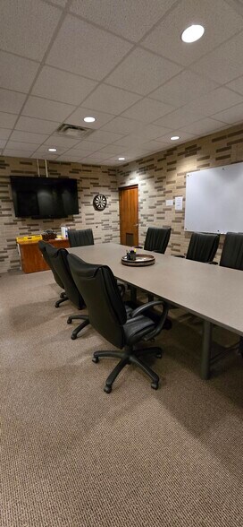 More Photos Of 115 S Court St, Crown Point Coworking Space