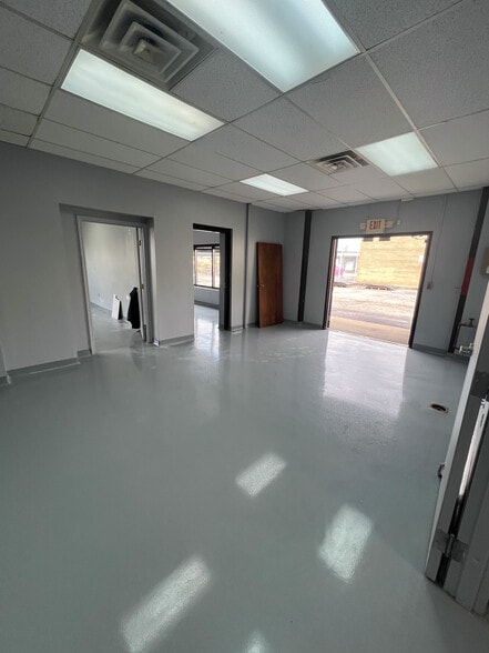 More Photos Of 653 Mainstream Dr, Nashville Light Distribution For Lease